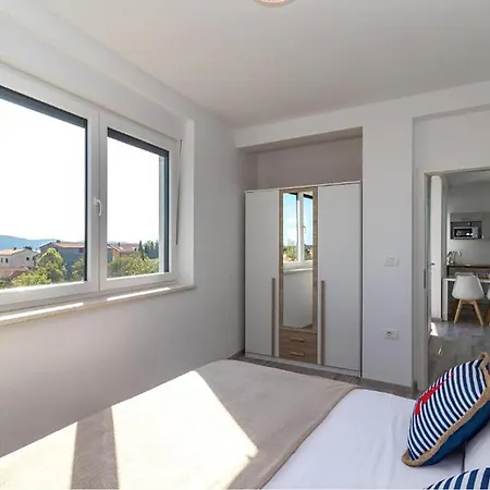 Apartment Cozy In With Swimming Pool